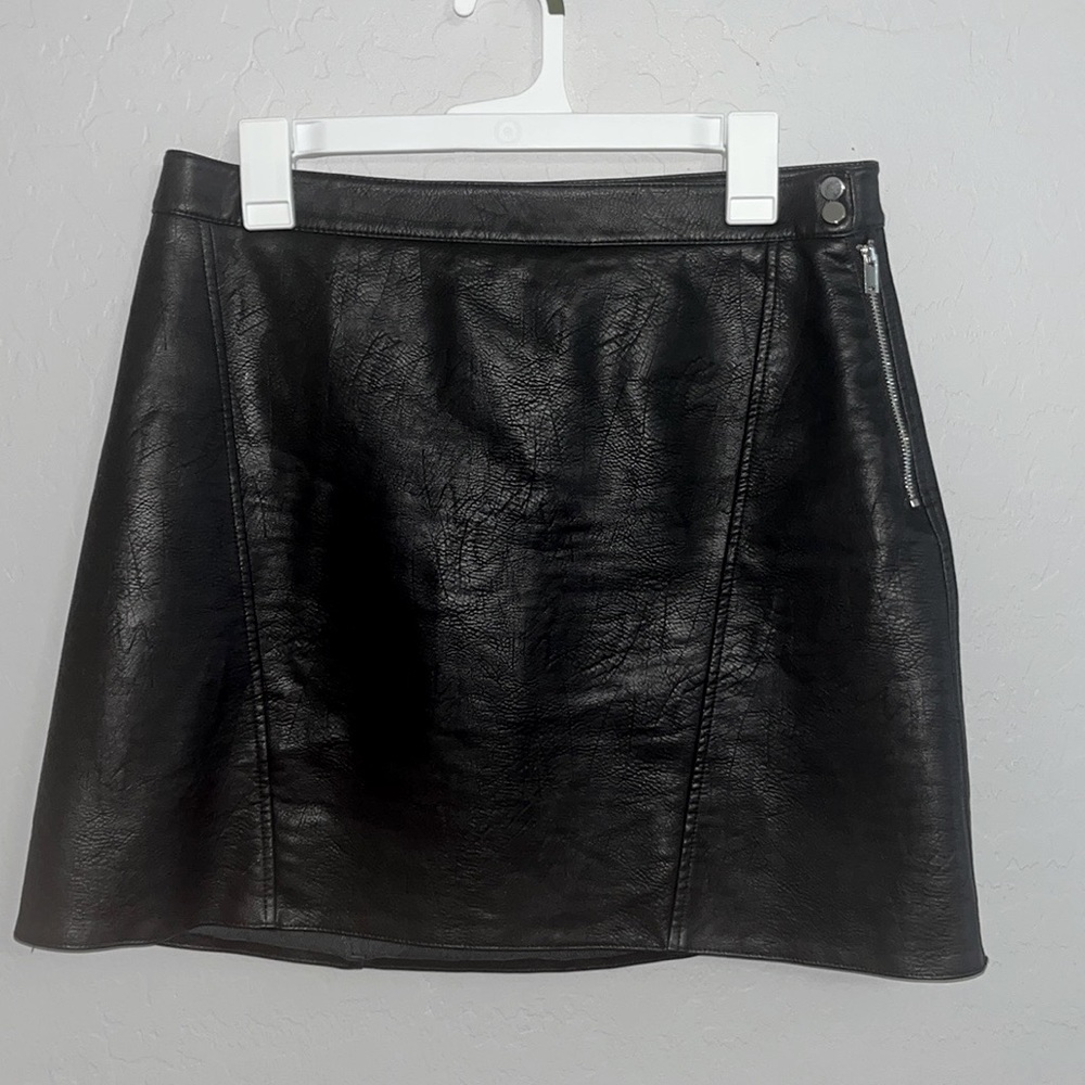 Zara Basic Faux Leather Skirt